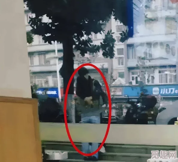 男女生上下拱120秒，引发校园热议，震撼全网的神秘事件究竟背后隐藏着什么真相？