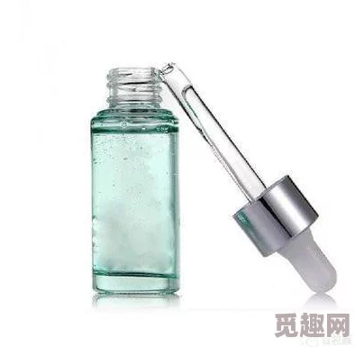 精华液一区二区区别：深入分析不同品牌与类型的精华液在成分、功效及使用效果上的差异