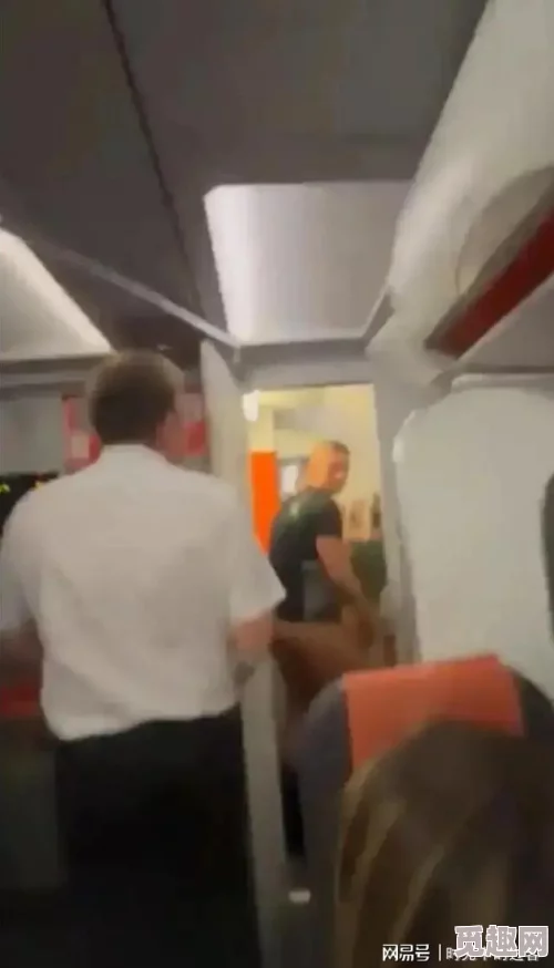 粗暴肉开荤高H公交车,惊现车内不雅行为,引发乘客热议和网络疯传! 粗暴肉开荤高H公交车,惊现车内不雅行为,引发乘客热议和网络疯传!