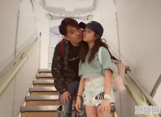 娇小稚嫩巨大疼h：近日网络热议，关于身材与自信的讨论引发广泛关注，众多网友分享个人经历与看法