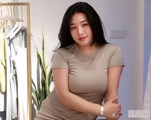 丰满人妻一二三区：网友热议这一现象，认为其反映了当代社会对女性身材的多元审美观念与接受度