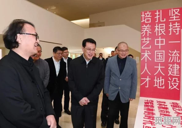 重塑未来战场：超级武器手游融合现代建筑学策略玩法全探索
