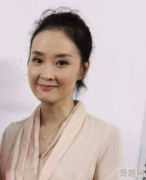 王艳好大好紧小说最新进展：情节发展引发热议，角色关系更加复杂，读者期待后续更新与剧情反转